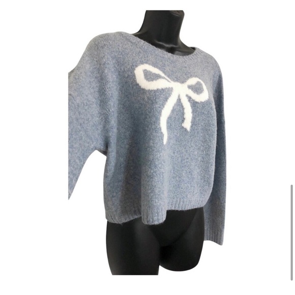 Jessica Simpson blue white bow print fuzzy knit crew neck sweater size medium‎ - Picture 5 of 5